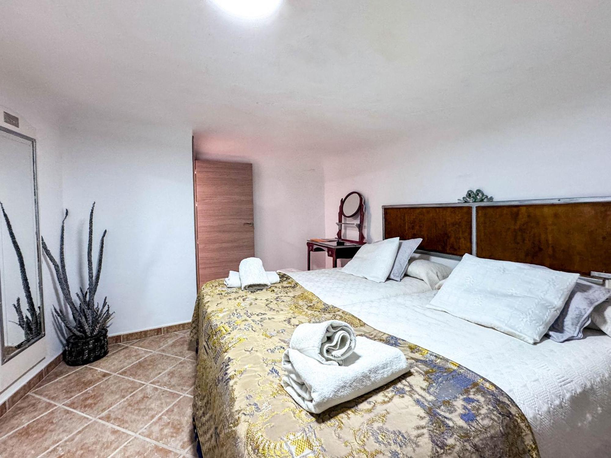 Casa Cueva Rural Vico Ideal Grandes Grupos Freila Exterior photo